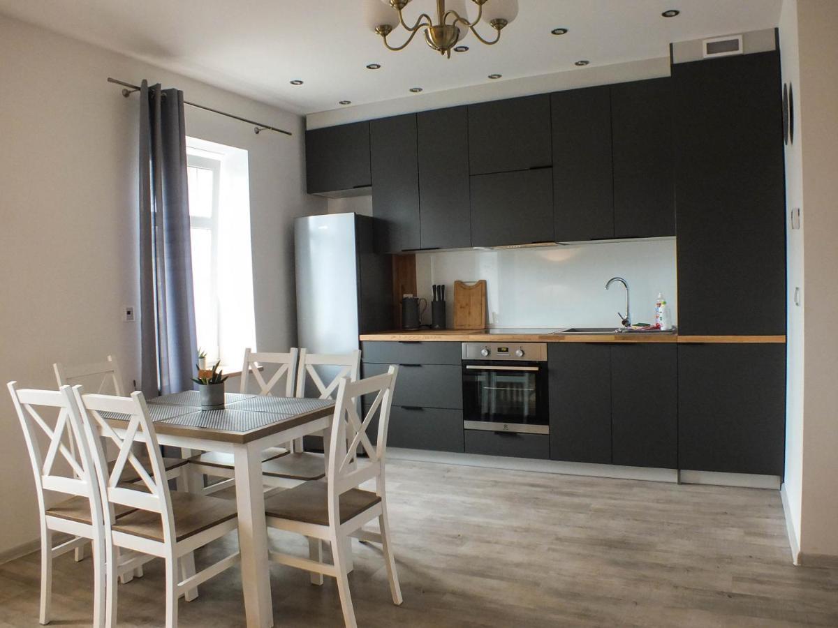 Apartament Plac Piastowski 1 يلينيا غورا المظهر الخارجي الصورة